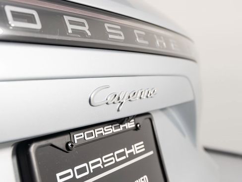 Certified 2023 Porsche Cayenne image 17