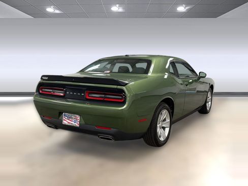 Used 2023 Dodge Challenger SXT RWD image 7