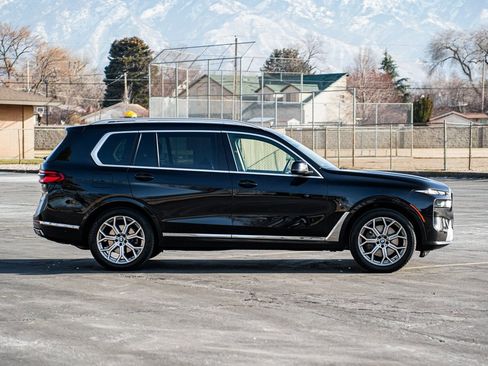 Used 2023 BMW X7 xDrive40i w/ Executive Package image 4