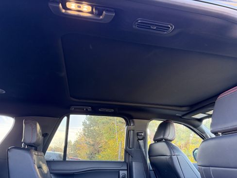 Used 2023 Ford Expedition Max Limited image 9