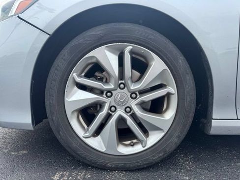 Used 2019 Honda Accord LX image 12