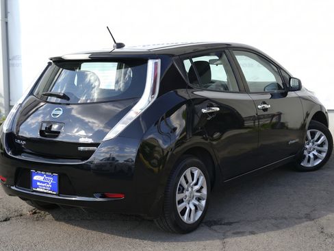 Used 2017 Nissan Leaf S w/ Charge Package FWD image 3