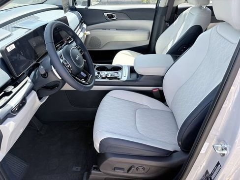 New 2026 Kia Carnival EX FWD image 8