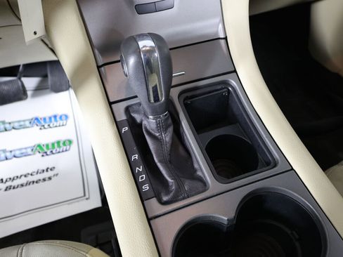 Used 2015 Ford Taurus SE image 36