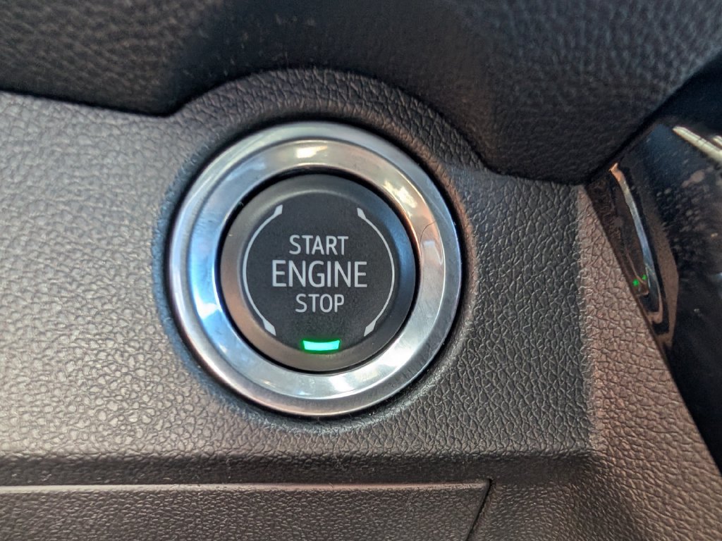 Used 2025 Chevrolet Traverse LT FWD image 8