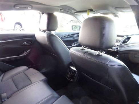 Used 2018 Chevrolet Impala LT w/ LT Entertainment Package FWD image 21