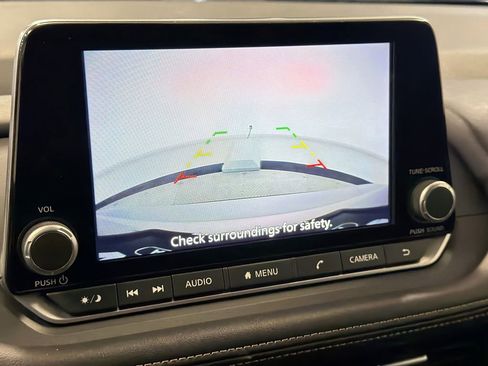Used 2025 Nissan Rogue SV FWD image 16