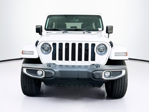 Used 2021 Jeep Wrangler Sahara image 2