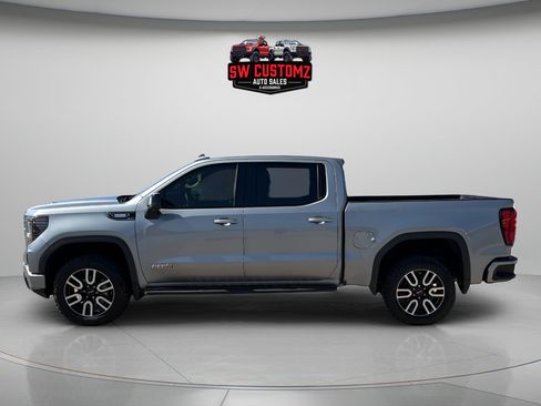 Used 2024 GMC Sierra 1500 AT4 w/ Technology Package AWD/4WD image 4