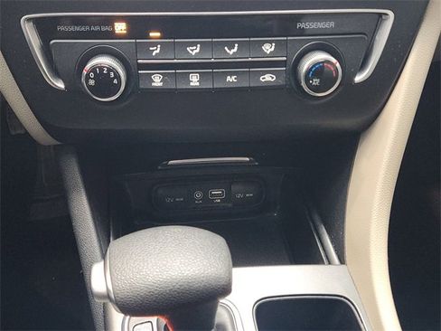 Used 2017 Kia Optima LX w/ Convenience Package image 23