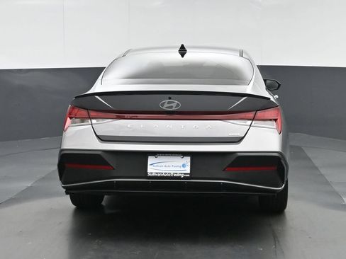 Used 2025 Hyundai Elantra SEL FWD image 6