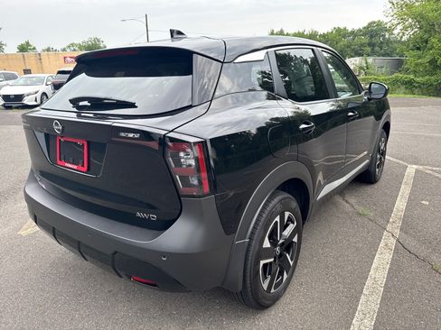 Certified 2025 Nissan Kicks SV w/ Illumination Package AWD/4WD image 4
