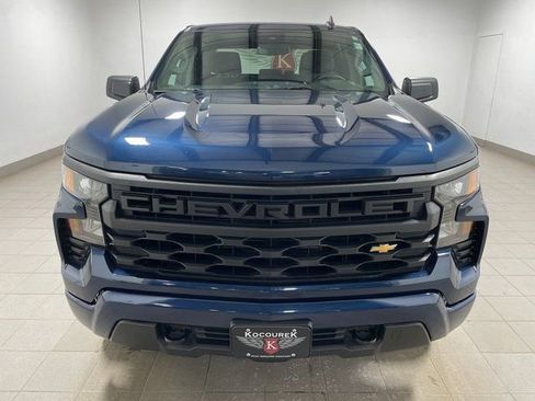 Used 2023 Chevrolet Silverado 1500 Custom image 2