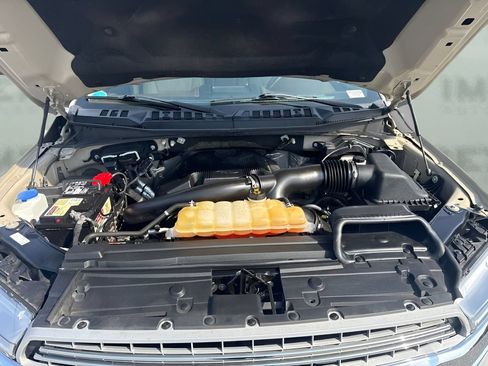 Used 2018 Ford F150 Lariat w/ Equipment Group 502A Luxury AWD/4WD image 23