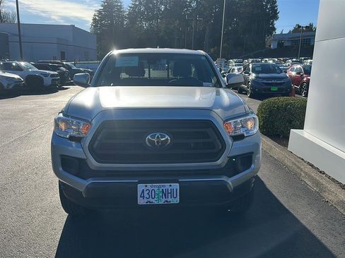 Used 2022 Toyota Tacoma SR w/ SR Convenience Package image 5