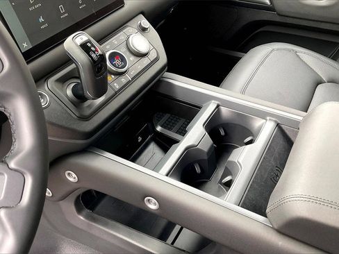 Used 2025 Land Rover Defender 110 S image 18