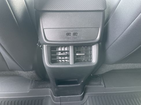 Used 2026 Chevrolet Equinox LT w/ Convenience Package II AWD/4WD image 19