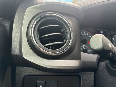 Used 2021 Toyota Tacoma TRD Sport w/ Technology Package image 26