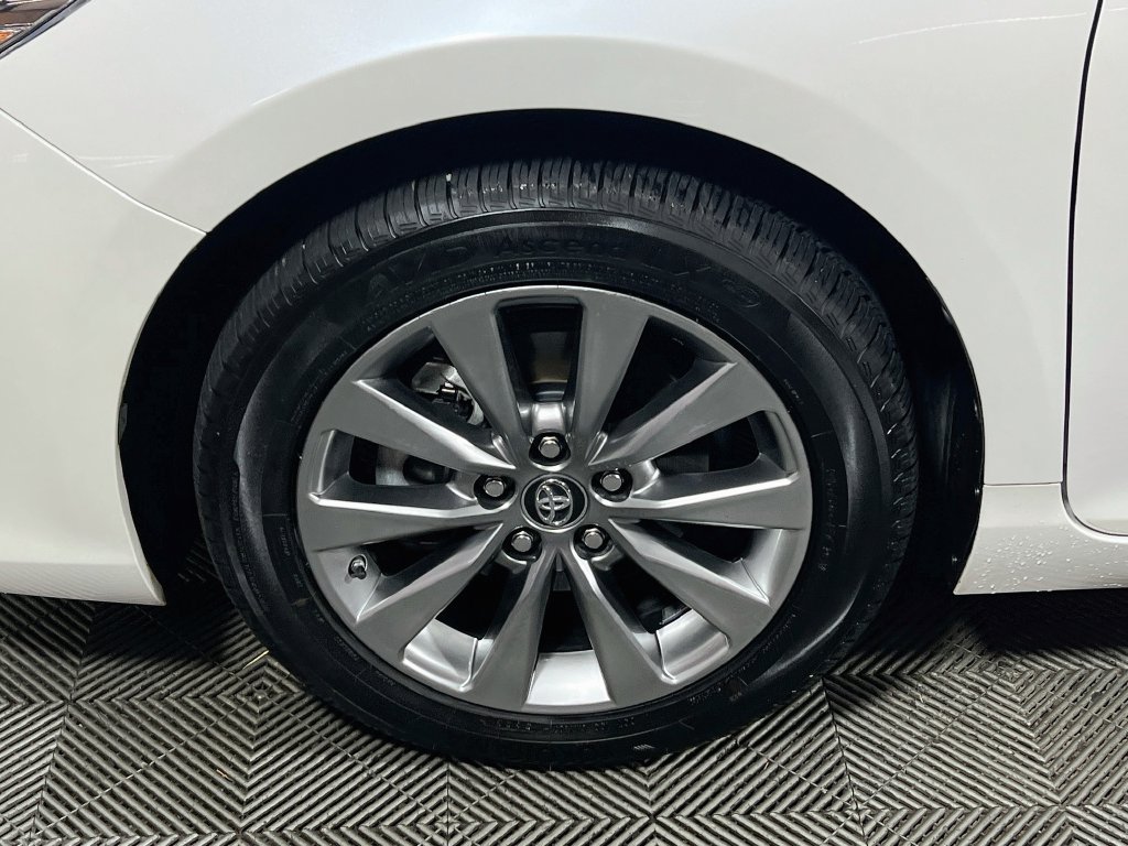 Certified 2017 Toyota Camry XLE w/ Moonroof Package FWD image 28