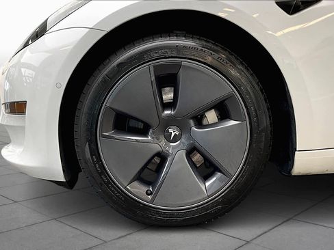 Used 2022 Tesla Model 3 image 9