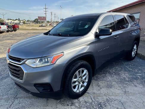 Used 2019 Chevrolet Traverse LS FWD image 4
