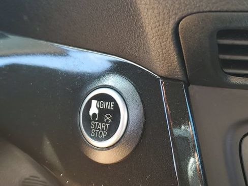 Used 2018 Ford Escape Titanium w/ Ford Safe & Smart Package FWD image 21