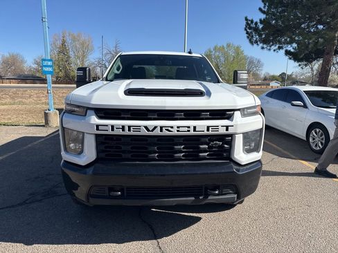 Used 2021 Chevrolet Silverado 2500 Custom w/ Custom Value Package image 4