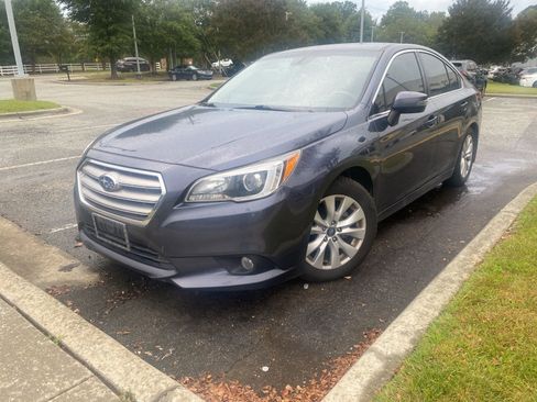 Used 2017 Subaru Legacy 2.5i Premium image 2