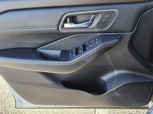 Used 2021 Nissan Rogue Platinum image 29