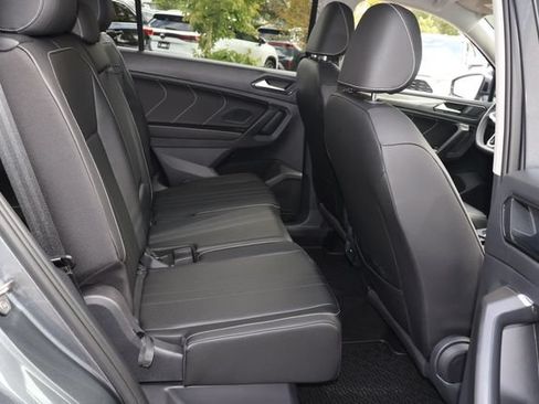 Certified 2023 Volkswagen Tiguan SE FWD image 20