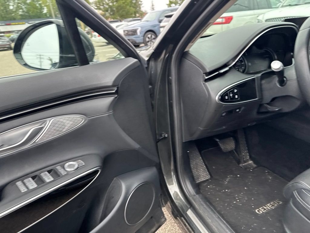 Used 2025 Genesis GV70 2.5T AWD/4WD image 9