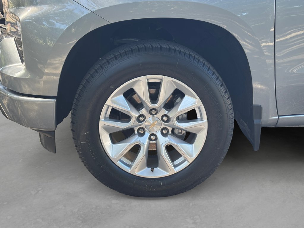 Certified 2025 Chevrolet Silverado 1500 Custom RWD image 9