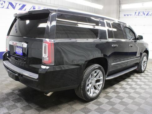 Used 2019 GMC Yukon XL Denali AWD/4WD image 5