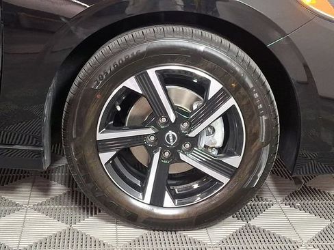 Used 2024 Nissan Sentra SV FWD image 11