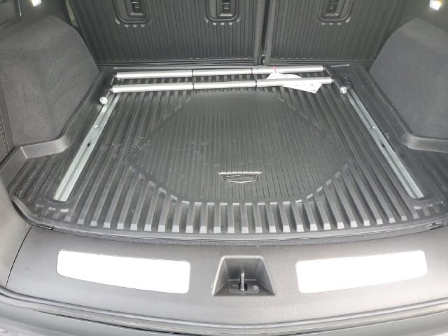 Used 2025 Cadillac XT5 Premium Luxury w/ LPO, Floor Liner Package AWD/4WD image 9