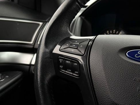Used 2017 Ford Explorer XLT image 10