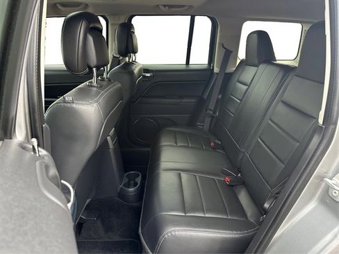 Used 2016 Jeep Patriot High Altitude image 11