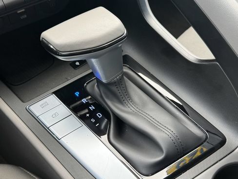 Used 2025 Hyundai Elantra Sport FWD image 21