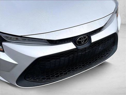 Used 2022 Toyota Corolla LE image 27