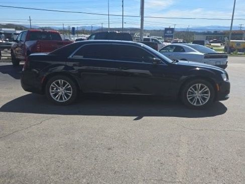 Used 2021 Chrysler 300 Touring L w/ Popular Equipment Group image 9