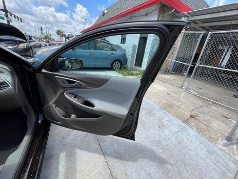 Used 2020 Chevrolet Malibu LT FWD image 17