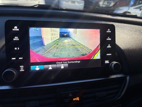 Used 2018 Honda Accord Sport image 13