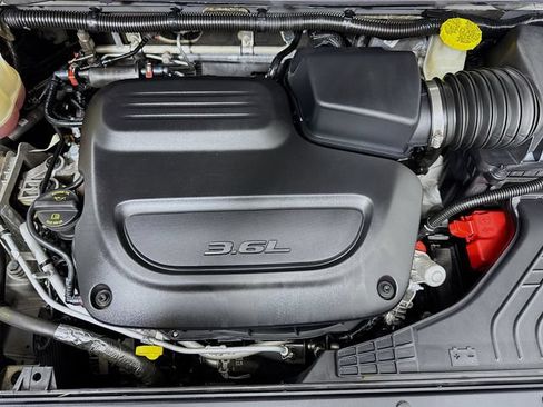 Used 2022 Chrysler Pacifica Touring-L FWD image 30