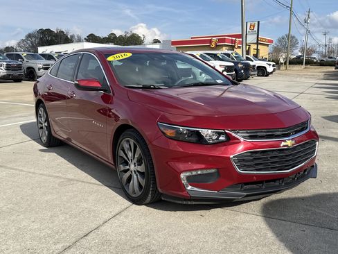 Used 2016 Chevrolet Malibu Premier w/ Driver Confidence Package image 3