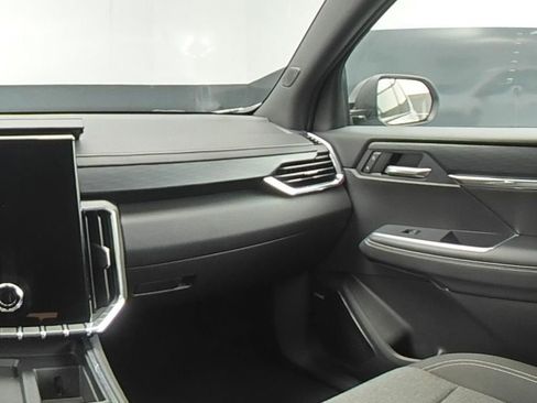 Used 2025 GMC Acadia Elevation FWD image 18