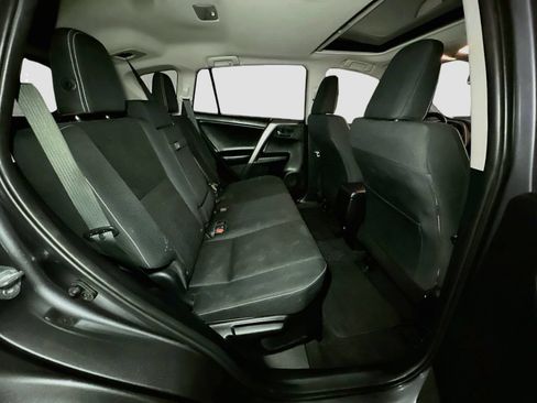 Used 2018 Toyota RAV4 XLE AWD/4WD image 35