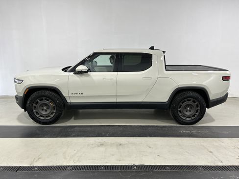 Used 2025 Rivian R1T Adventure AWD/4WD image 2