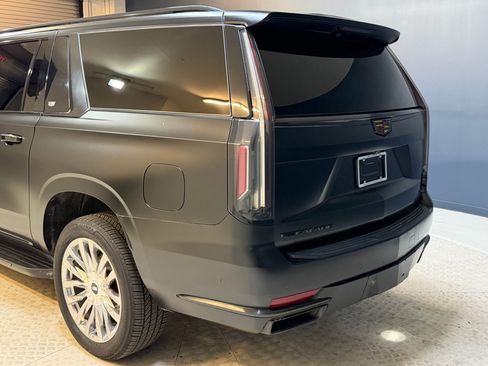 Used 2022 Cadillac Escalade ESV Premium Luxury RWD image 23