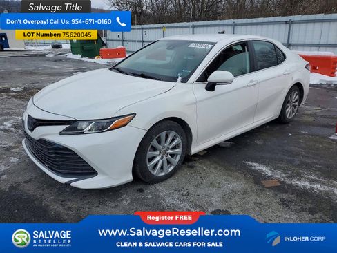 Used 2019 Toyota Camry LE w/ Convenience Package FWD image 1