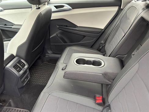 New 2025 Volkswagen Taos SE image 21